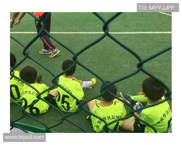 梅州客家与湖南湘涛的激烈对决展现足球魅力与团队精神的巅峰对抗